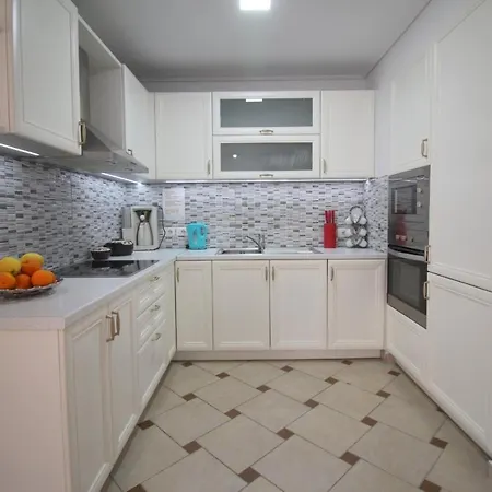 Demaj Apartment. Apartament